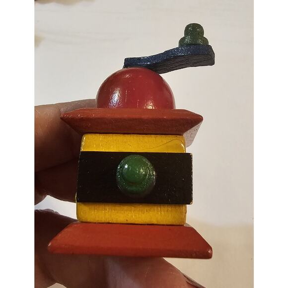 Vintage Christmas Tree Wooden Maroon And Green Toy Household Ornaments - Picture 6 of 10